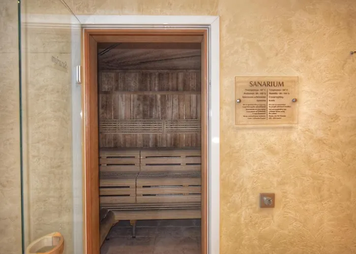 Bellevue Aparthotel 4*