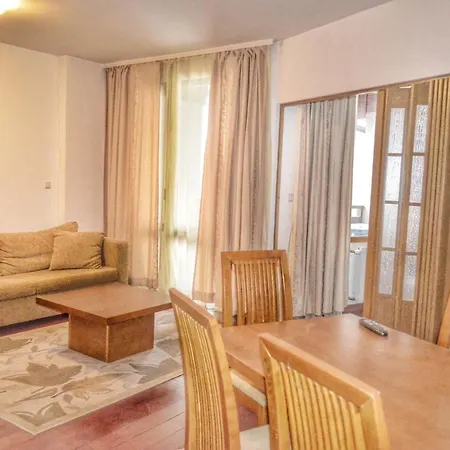 Bellevue Aparthotel 4*