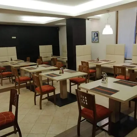 Bellevue Aparthotel 4*